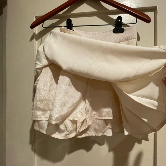 Creamy white tennis vibes skirt skort w/ shorts underneath side zipper stretch - Picture 7 of 11